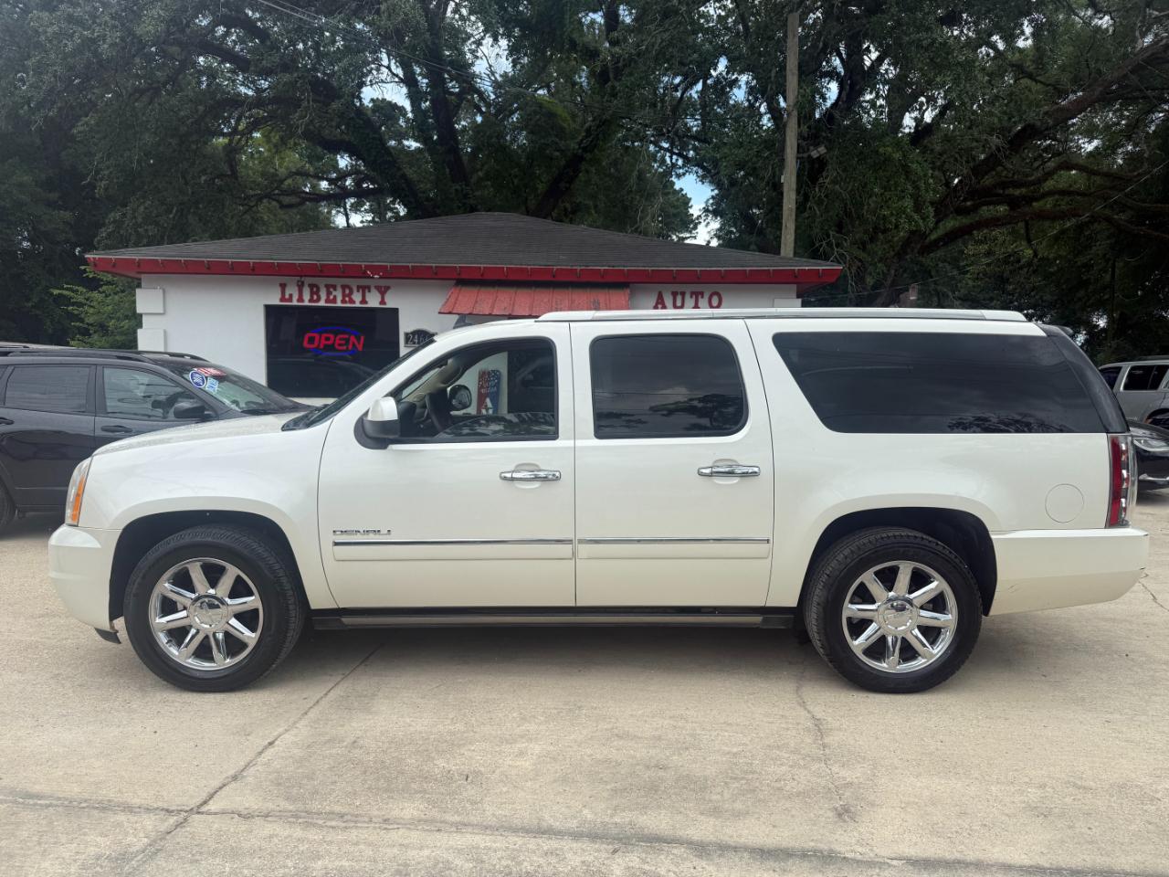gmc yukon xl 2014 1GKS1MEF3ER165767 image gmc yukon xl 2014 1GKS1MEF3ER165767 image